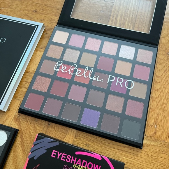 Eyeshadow Bundle - Picture 2 of 3